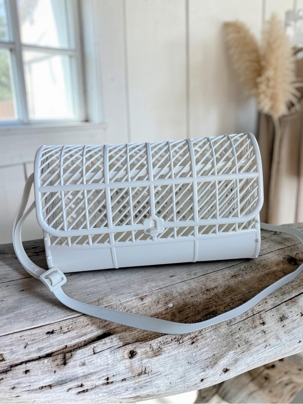 White Woven Crossbody Bag by Sun Jellies